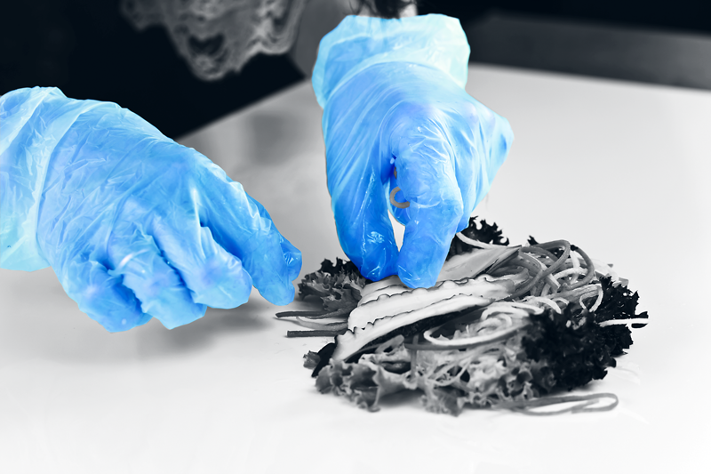 Unicare sininen vinyylijauhemainen hansikaslaatikko 100 kappaletta